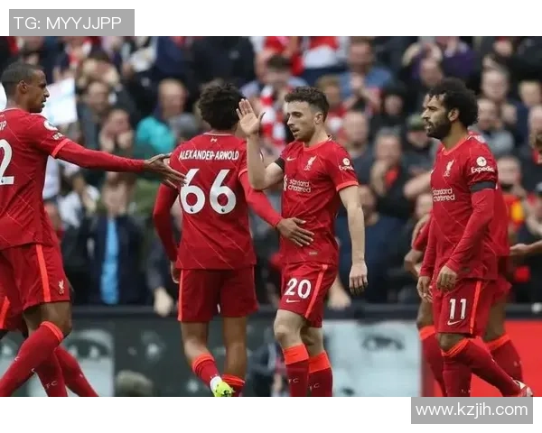 赛后分析重庆与南京足球队的团队协作表现与战术执行情况